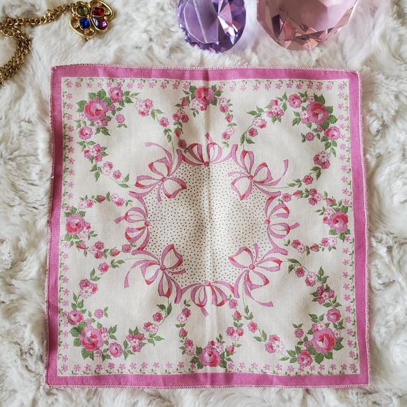 Vintage Accessories - VINTAGE•Pink floral & bows hanky•handkerchief•